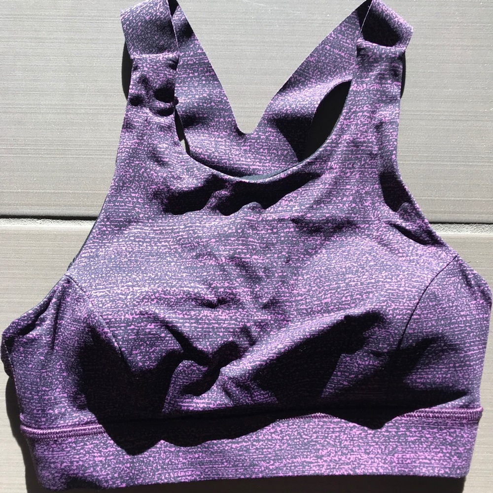 EUC Lululemon purple/black high neck bra size 6
